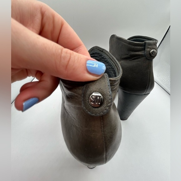 Stuart Weitzman Gray Green  Leather Platform Heels Ankle Bootie Women's size 8.5 - Picture 9 of 13